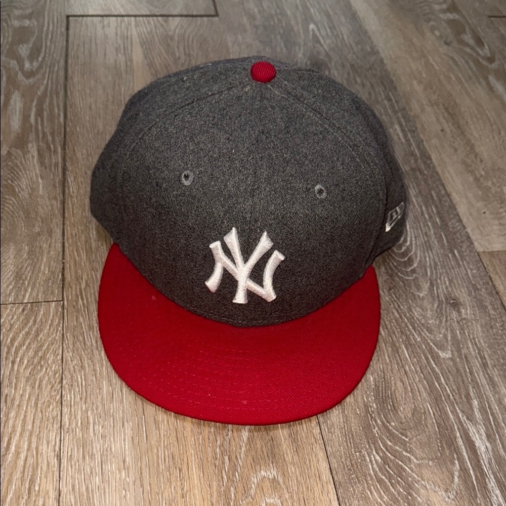 Men Gray and Red Baseball Cap